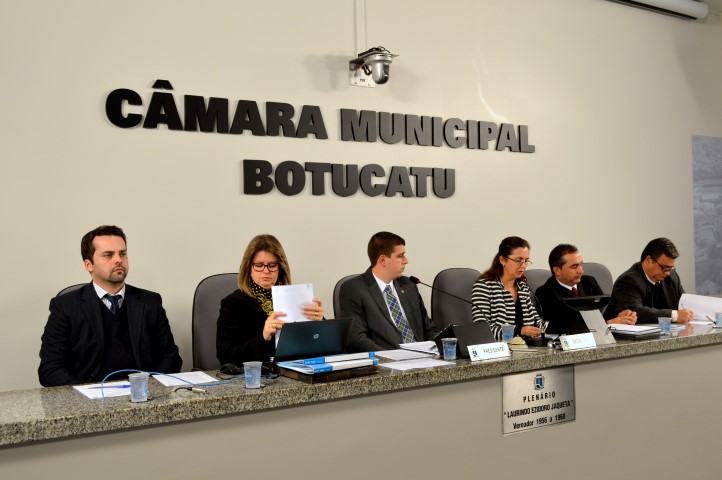 Projetos que tratam do Plano Plurianual e das Diretrizes Orçamentárias dão entrada na Casa